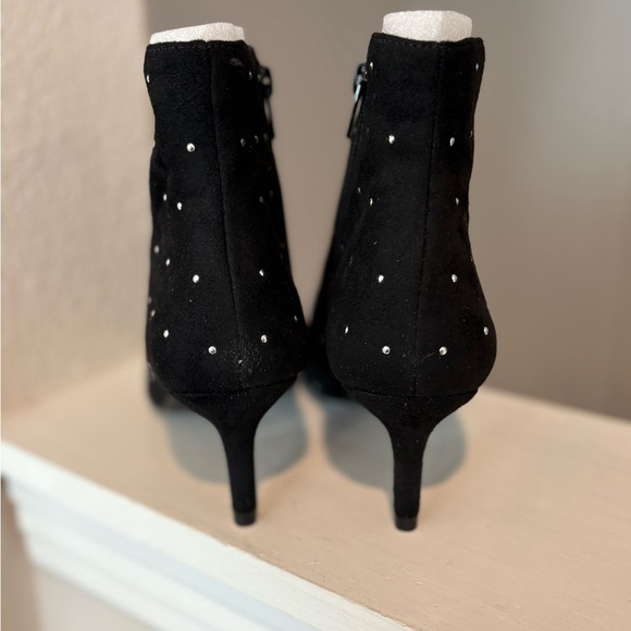 Journee Collection Rosalia Studded Pointed Toe Kitten Heel Booties Women Sz 5.5 - Picture 8 of 11